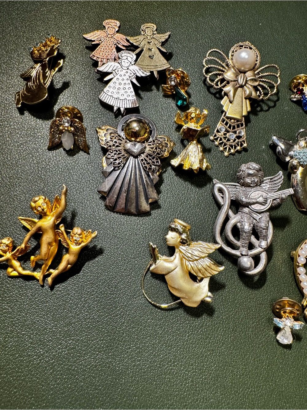 Vintage Angel Brooch & Pin Lot – Gold Tone, Silver Tone & Rhinestone Angels - Picture 3 of 10